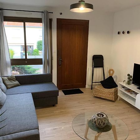 Logement Renove Et Moderne Au Sacre Coeur Cholet Exteriör bild