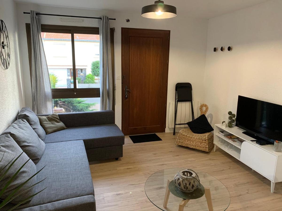 Logement Renove Et Moderne Au Sacre Coeur Cholet Exteriör bild
